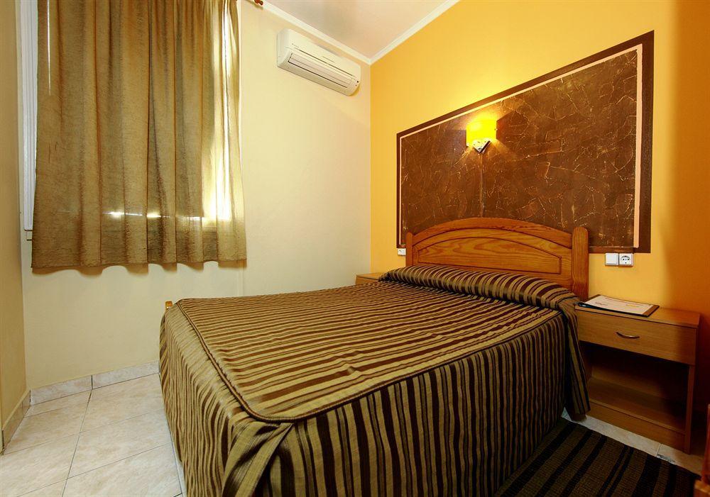 Guest House Sao Filipe 파로 외부 사진