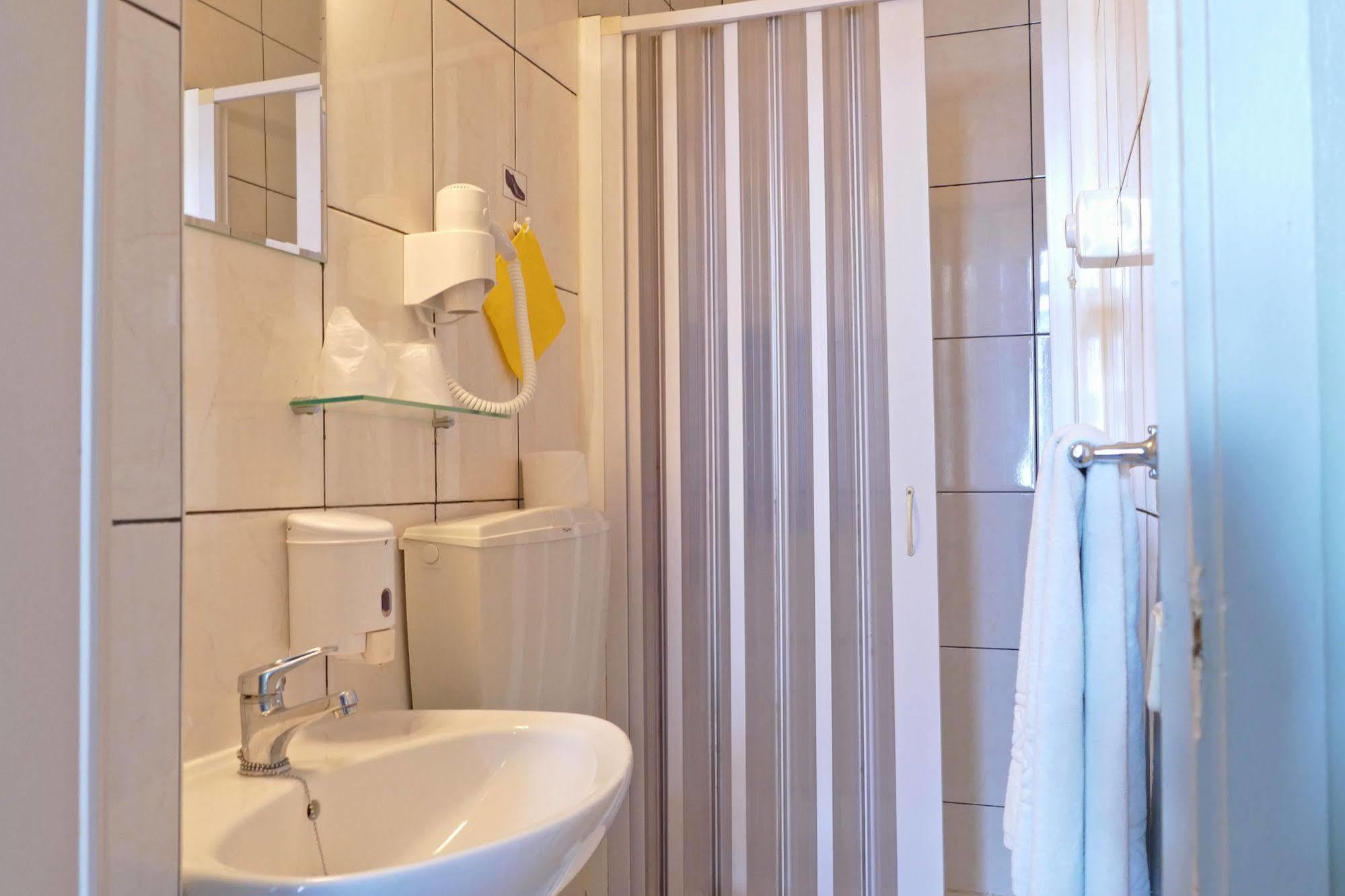 Guest House Sao Filipe 파로 외부 사진