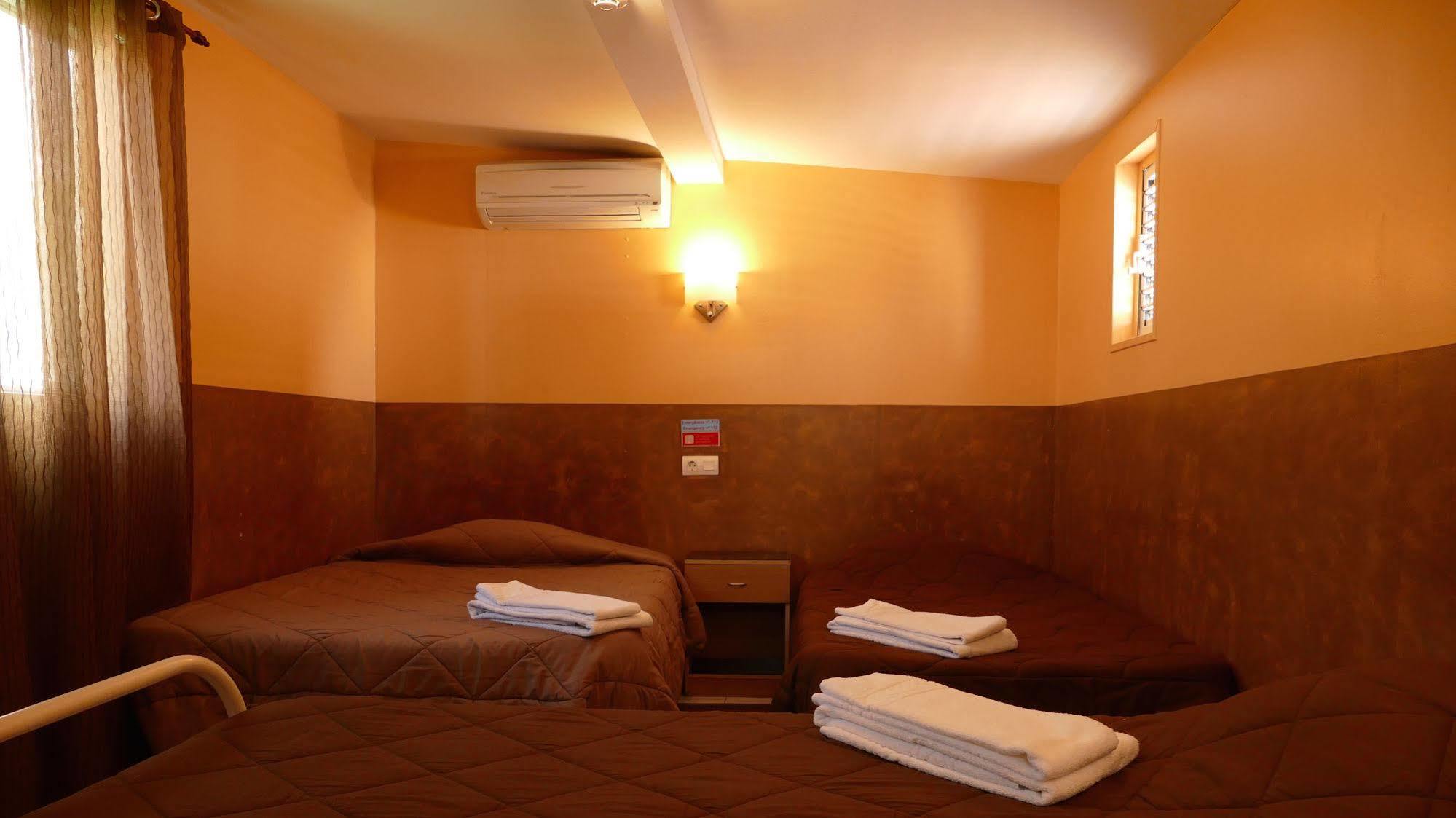 Guest House Sao Filipe 파로 외부 사진